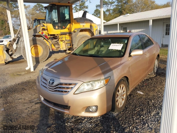 2011 Toyota Camry LE with VIN 4T1BK3EK2BU619656, listed as a IAAI auction lot 41896979 with 200,685 mi miles. Bid and sale history available at carsss.com. Image 2.