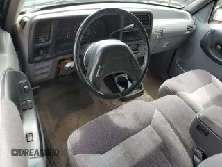 1994 Mazda B-Series Truck LE z VIN 4F4CR16X7RTM18152, wystawiony jako Copart lot #56992165 z przebiegiem 238 802 mil mil oraz Szkody całkowita. Historia ofert i sprzedaży dostępna na DreamBid. Obrazek 8.
