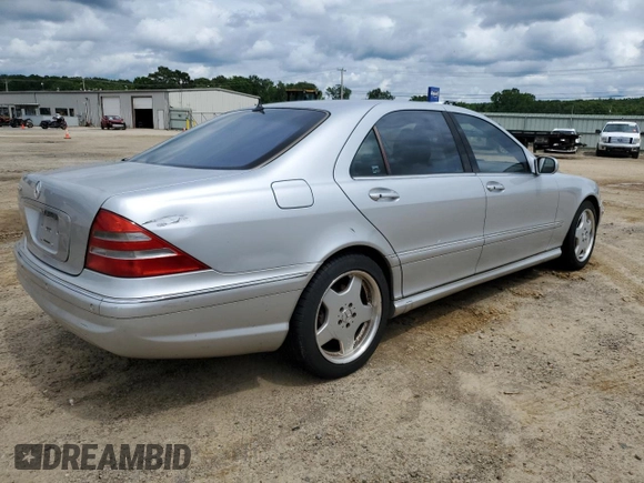 2002 Mercedes-Benz S 500 z VIN WDBNG75JX2A237991, wystawiony jako Copart lot #58341265 z przebiegiem Nie podano mil oraz Szkoda całkowita • Salvage title. Historia ofert i sprzedaży dostępna na DreamBid. Obrazek 3.