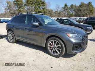 2024 Audi Q5 S line Premium Plus z VIN WA1E2AFY0R2104938, wystawiony jako Copart lot #48248405 z przebiegiem 9 118 mil mil oraz Szkoda całkowita • Salvage title. Historia ofert i sprzedaży dostępna na DreamBid. Obrazek 4.