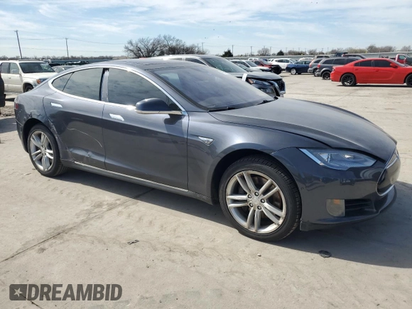 2016 Tesla Model S 70 with VIN 5YJSA1E17GF121312, listed as a Copart auction lot 44736965 with 116,661 mi miles and Salvage title. Bid and sale history available at DreamBid. Image 4.