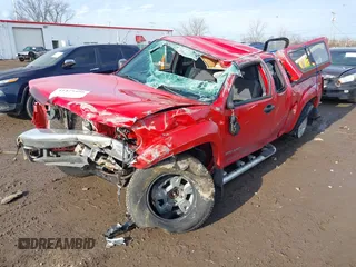 2005 GMC Canyon SLE Z71 with VIN 1GTDT196558252499, listed as a IAAI auction lot 41479498 with 132,669 mi miles. Bid and sale history available at carsss.com. Image 2.