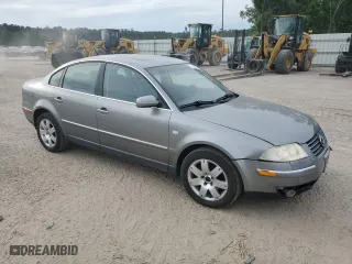 2003 Volkswagen Passat GLX with VIN WVWRH63B63E304098, listed as a Copart auction lot 71213254 with 41,925 mi miles and Salvage Title. Bid and sale history available at carsss.com. Image 4.