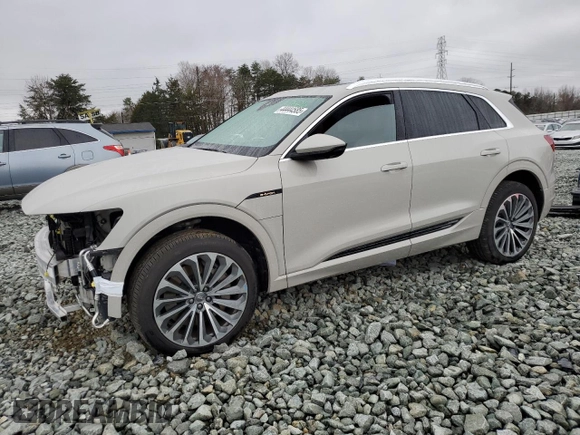 2019 Audi e-tron Prestige z VIN WA1VAAGE6KB021737, wystawiony jako Copart lot #44444585 z przebiegiem 37 227 mil mil oraz Szkody całkowita. Historia ofert i sprzedaży dostępna na DreamBid. Obrazek 1.
