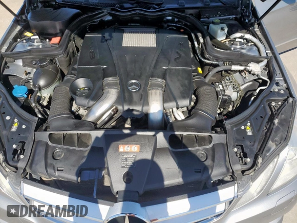 2013 Mercedes-Benz E 550 z VIN WDDKJ7DB2DF185221, wystawiony jako Copart lot #46953475 z przebiegiem 89 156 mil mil oraz Szkoda całkowita • Salvage title. Historia ofert i sprzedaży dostępna na DreamBid. Obrazek 11.