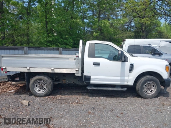 2017 Ford Super Duty F-250 SRW XL with VIN 1FDBF2A60HEC81863, listed as a IAAI auction lot 42122495 with 70,532 mi miles. Bid and sale history available at carsss.com. Image 13.