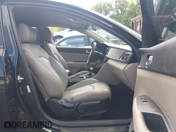 2017 Kia Optima LX z VIN 5XXGT4L35HG152515, wystawiony jako IAAI lot #42366917 z przebiegiem 102 256 mil mil oraz . Historia ofert i sprzedaży dostępna na DreamBid. Obrazek 5.
