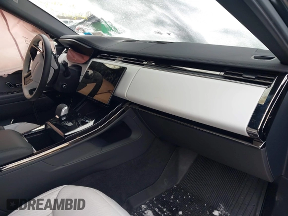 2025 Land Rover Range Rover Sport with VIN SAL1L9E44SA427599, listed as a IAAI auction lot 41548751 with 2,276 mi miles and . Bid and sale history available at DreamBid. Image 5.