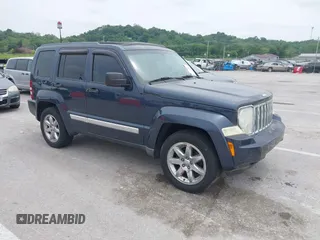 2008 Jeep Liberty Limited z VIN 1J8GN58K68W126089, wystawiony jako IAAI lot #42286534 z przebiegiem 198 843 mil mil oraz . Historia ofert i sprzedaży dostępna na DreamBid. Obrazek 1.