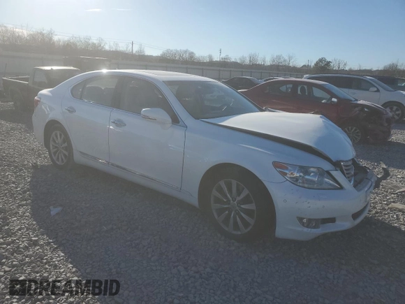 2011 Lexus LS 460 z VIN JTHCL5EF8B5011380, wystawiony jako Copart lot #47326435 z przebiegiem 86 313 mil mil oraz Szkoda całkowita • Salvage title. Historia ofert i sprzedaży dostępna na DreamBid. Obrazek 4.