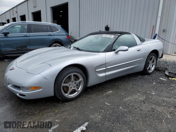 2001 Chevrolet Corvette with VIN 1G1YY22G515129589, listed as a Copart auction lot 46407385 with 31,993 mi miles and Salvage Title. Bid and sale history available at carsss.com. Image 1.