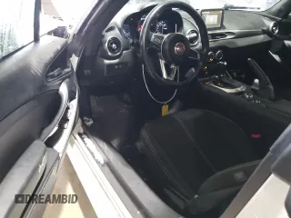 2017 FIAT 124 Spider Lusso z VIN JC1NFAEK5H0106151, wystawiony jako Copart lot #88738865 z przebiegiem 81 333 mil mil oraz Szkoda całkowita • Salvage title. Historia ofert i sprzedaży dostępna na DreamBid. Obrazek 8.