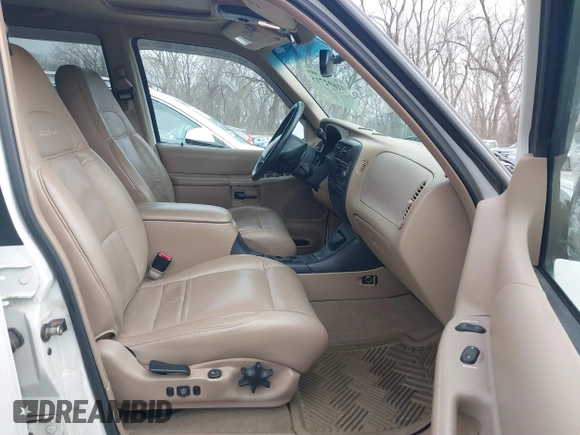 1999 Ford Explorer XLT z VIN 1FMZU35P1XZB05795, wystawiony jako IAAI lot #41692715 z przebiegiem 95 149 mil mil oraz . Historia ofert i sprzedaży dostępna na DreamBid. Obrazek 5.