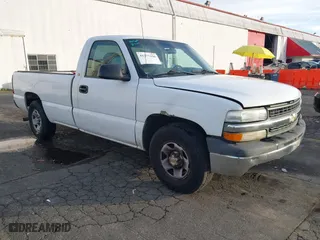 2000 Chevrolet Silverado 1500 with VIN 1GCEC14W9YE262857, listed as a IAAI auction lot 41277426 with 1 mi miles. Bid and sale history available at carsss.com. Image 1.