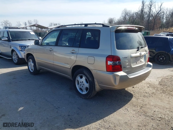 2007 Toyota Highlander w/3rd Row with VIN JTEEP21A070211970, listed as a IAAI auction lot 41761590 with 238,052 mi miles. Bid and sale history available at carsss.com. Image 3.