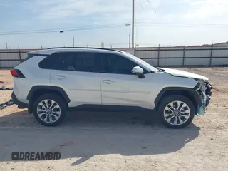 2024 Toyota RAV4 XLE Premium с VIN 2T3C1RFV3RW360051, выставлен на аукционе IAAI как лот 42261611 с пробегом 5 907 миль миль и . История ставок и продаж доступна на DreamBid. Изображение 14.