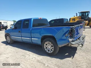 2002 GMC Sierra 1500 SLE with VIN 2GTEC19V221415765, listed as a Copart auction lot 57621414 with 205,416 mi miles and Salvage Title. Bid and sale history available at carsss.com. Image 2.