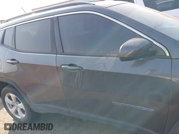 2017 Jeep Compass Latitude with VIN 3C4NJDBB5HT641152, listed as a IAAI auction lot 40330620 with 116,809 mi miles. Bid and sale history available at carsss.com. Image 13.