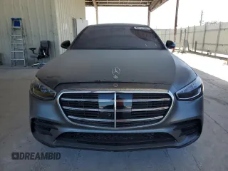 2022 Mercedes-Benz S-Class S 500 with VIN W1K6G6DB9NA105566, listed as a Copart auction lot 82774304 with 13,827 mi miles and Salvage Title. Bid and sale history available at carsss.com. Image 5.