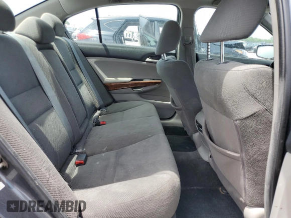 2012 Honda Accord EX z VIN 1HGCP2F79CA183634, wystawiony jako Copart lot #56689935 z przebiegiem 121 739 mil mil oraz Czysty tytuł • Clean title. Historia ofert i sprzedaży dostępna na DreamBid. Obrazek 10.