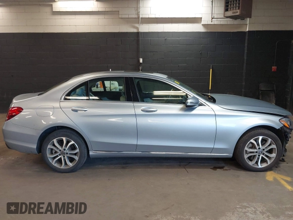 2018 Mercedes-Benz C 300 с VIN 55SWF4KB1JU249956, выставлен на аукционе IAAI как лот 42105746 с пробегом 45 739 миль миль и . История ставок и продаж доступна на DreamBid. Изображение 13.