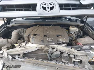 2005 Toyota 4Runner SR5 with VIN JTEZU14R058040495, listed as a IAAI auction lot 41808239 with 198,879 mi miles. Bid and sale history available at carsss.com. Image 10.
