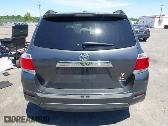2011 Toyota Highlander z VIN 5TDBK3EH7BS064202, wystawiony jako IAAI lot #42288284 z przebiegiem 166 883 mil mil oraz . Historia ofert i sprzedaży dostępna na DreamBid. Obrazek 16.