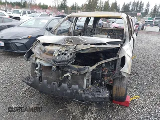 2017 Toyota Sienna LE Auto Access Seat with VIN 5TDKZ3DC6HS817969, listed as a IAAI auction lot 41845247 with 1 mi miles. Bid and sale history available at carsss.com. Image 6.