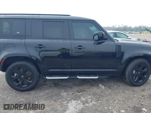 2023 Land Rover Defender X-Dynamic SE with VIN SALE27EU3P2185303, listed as a IAAI auction lot 41388274 with 18,803 mi miles and . Bid and sale history available at DreamBid. Image 14.