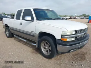 2002 Chevrolet Silverado 1500 LT with VIN 2GCEK19T821377914, listed as a IAAI auction lot 41955722 with 197,892 mi miles. Bid and sale history available at carsss.com. Image 1.