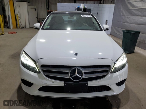 2019 Mercedes-Benz C 300 z VIN 55SWF8EB4KU313072, wystawiony jako Copart lot #63471715 z przebiegiem 51 829 mil mil oraz Szkoda całkowita • Salvage title. Historia ofert i sprzedaży dostępna na DreamBid. Obrazek 5.