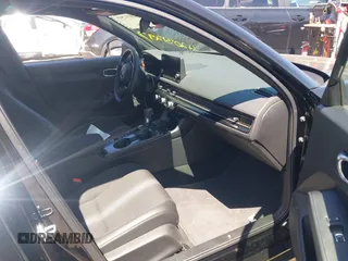 2025 Honda Civic Sport with VIN 2HGFE2F5XSH554687, listed as a IAAI auction lot 42031297 with 1,619 mi miles and . Bid and sale history available at DreamBid. Image 5.