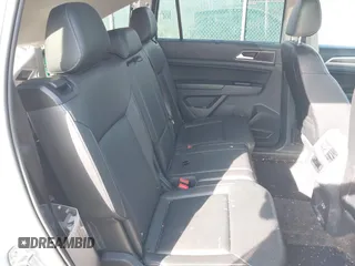 2018 Volkswagen Atlas SEL with VIN 1V2MR2CA0JC579951, listed as a IAAI auction lot 41780339 with 149,968 mi miles and . Bid and sale history available at DreamBid. Image 8.