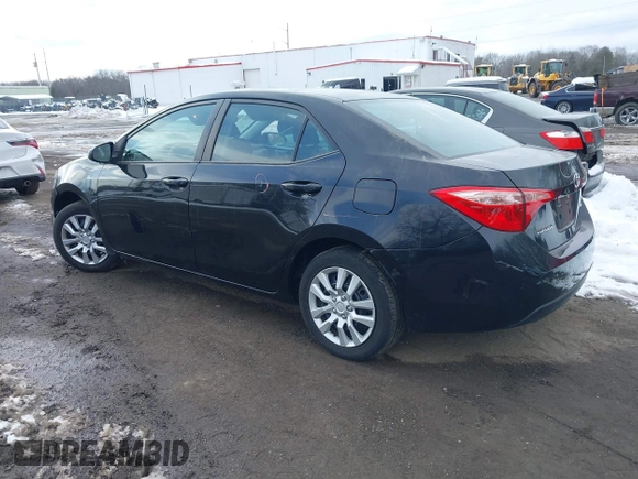 2018 Toyota Corolla L z VIN 5YFBURHE0JP801312, wystawiony jako IAAI lot #41235233 z przebiegiem 92 340 mil mil oraz . Historia ofert i sprzedaży dostępna na DreamBid. Obrazek 3.