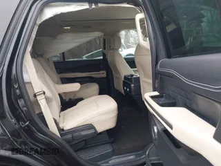2023 Ford Expedition Platinum with VIN 1FMJU1M8XPEA35684, listed as a IAAI auction lot 41499176 with 29,684 mi miles. Bid and sale history available at carsss.com. Image 8.
