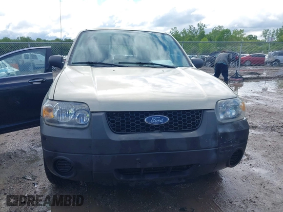 2005 Ford Escape XLS Value with VIN 1FMYU02Z45KB85048, listed as a IAAI auction lot 42309081 with 106,395 mi miles and . Bid and sale history available at DreamBid. Image 12.