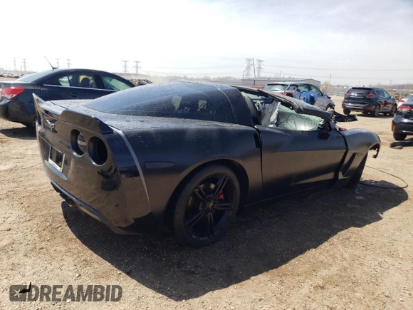 2005 Chevrolet Corvette z VIN 1G1YY22U855109042, wystawiony jako Copart lot #53326665 z przebiegiem Nie podano mil oraz Szkoda całkowita • Salvage title. Historia ofert i sprzedaży dostępna na DreamBid. Obrazek 3.