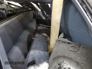 1999 Ford F-250 XL z VIN 1FTNX21L8XEE48425, wystawiony jako Copart lot #85552704 z przebiegiem 143 929 mil mil oraz Szkoda całkowita • Salvage title. Historia ofert i sprzedaży dostępna na DreamBid. Obrazek 10.