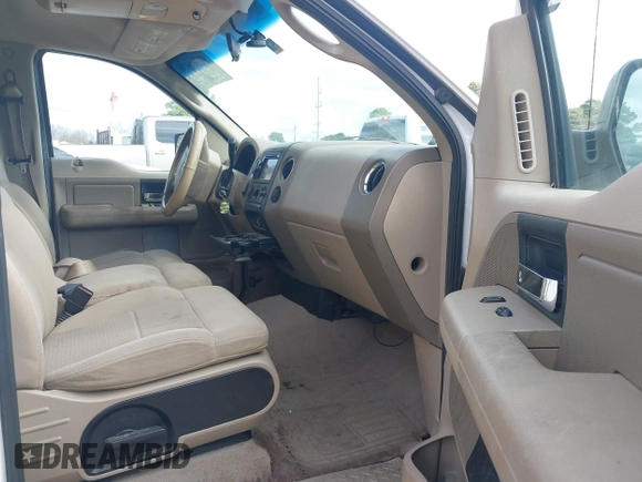 2006 Ford F-150 XLT with VIN 1FTRW12W86FB19420, listed as a IAAI auction lot 41786430 with 286,740 mi miles. Bid and sale history available at carsss.com. Image 5.