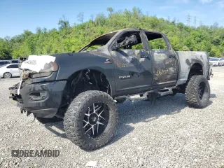 2022 Ram 2500 Big Horn z VIN 3C6UR5DL8NG262772, wystawiony jako Copart lot #56409935 z przebiegiem Nie podano mil oraz Szkoda całkowita • Salvage title. Historia ofert i sprzedaży dostępna na DreamBid. Obrazek 1.