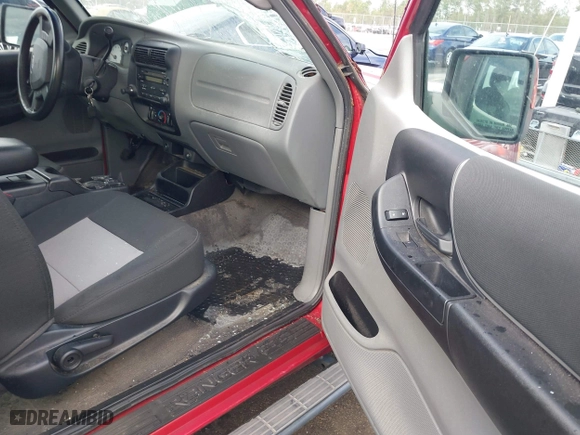 2010 Ford Ranger XL with VIN 1FTKR1EE6APA15104, listed as a IAAI auction lot 40680910 with 60,137 mi miles. Bid and sale history available at carsss.com. Image 5.