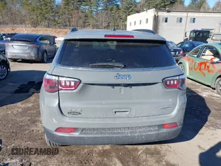 2024 Jeep Compass Latitude Lux z VIN 3C4NJDFN8RT602268, wystawiony jako IAAI lot #41449109 z przebiegiem 11 137 mil mil oraz . Historia ofert i sprzedaży dostępna na DreamBid. Obrazek 16.