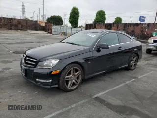 2012 Mercedes-Benz C 250 z VIN WDDGJ4HB3CF913531, wystawiony jako Copart lot #60371295 z przebiegiem 155 451 mil mil oraz Czysty tytuł • Clean title. Historia ofert i sprzedaży dostępna na DreamBid. Obrazek 1.