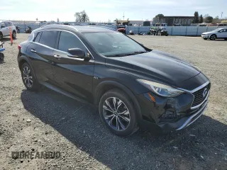 2017 Infiniti QX30 Luxury z VIN SJKCH5CR1HA037364, wystawiony jako Copart lot #44723845 z przebiegiem 82 453 mil mil oraz Szkoda całkowita • Salvage title. Historia ofert i sprzedaży dostępna na DreamBid. Obrazek 4.