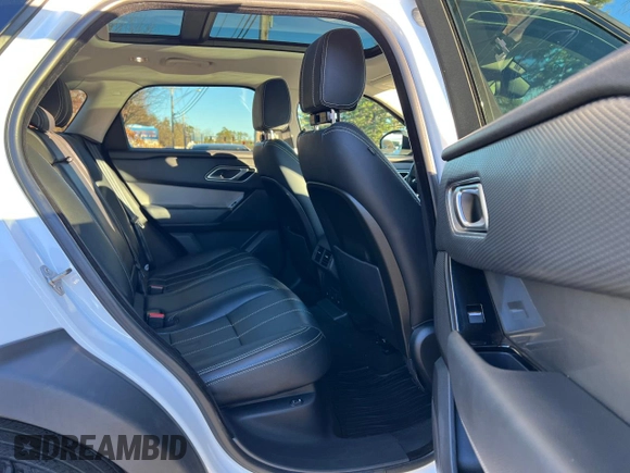 2019 Land Rover Range Rover Velar S with VIN SALYB2EN8KA779313, listed as a Copart auction lot 82711994 with 123,861 mi miles and Clean Title. Bid and sale history available at carsss.com. Image 6.