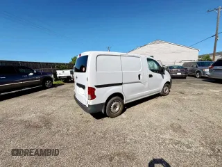 2018 Nissan NV200 S z VIN 3N6CM0KN0JK705415, wystawiony jako Copart lot #56692465 z przebiegiem 263 522 mil mil oraz Czysty tytuł • Clean title. Historia ofert i sprzedaży dostępna na DreamBid. Obrazek 4.