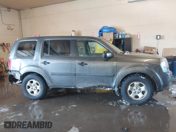 2011 Honda Pilot LX with VIN 5FNYF4H25BB103756, listed as a IAAI auction lot 41554121 with 182,502 mi miles. Bid and sale history available at carsss.com. Image 13.