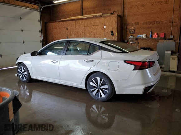 2022 Nissan Altima SV z VIN 1N4BL4DV4NN335565, wystawiony jako Copart lot #56685655 z przebiegiem 34 693 mil mil oraz Szkoda całkowita • Salvage title. Historia ofert i sprzedaży dostępna na DreamBid. Obrazek 2.