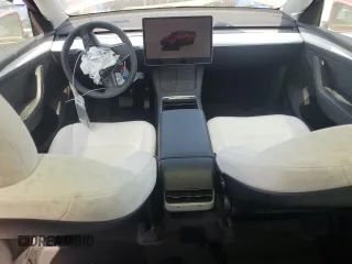 2024 Tesla Model Y Long Range z VIN 7SAYGDEE7RA252756, wystawiony jako Copart lot #58738215 z przebiegiem 13 698 mil mil oraz Szkoda całkowita • Salvage title. Historia ofert i sprzedaży dostępna na DreamBid. Obrazek 8.