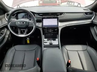 2025 Jeep Grand Cherokee Limited z VIN 1C4RJHBG2SC302582, wystawiony jako Copart lot #53575215 z przebiegiem 1 231 mil mil oraz Szkoda całkowita • Salvage title. Historia ofert i sprzedaży dostępna na DreamBid. Obrazek 8.